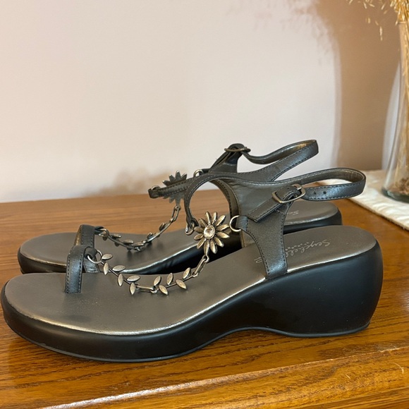 Seychelles Shoes - Seychelles Black Sandals with Floral Accents